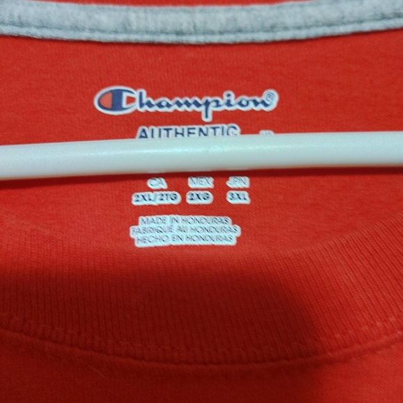 Champion T-Shirt - Picture 3 of 3